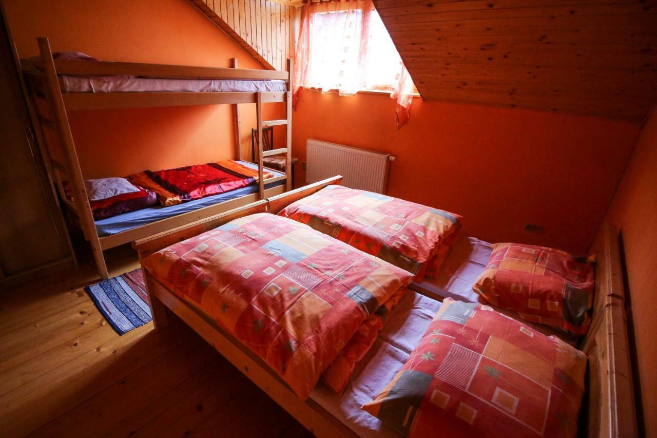 Penzion Hacienda Ліптовска Осада Екстер'єр фото