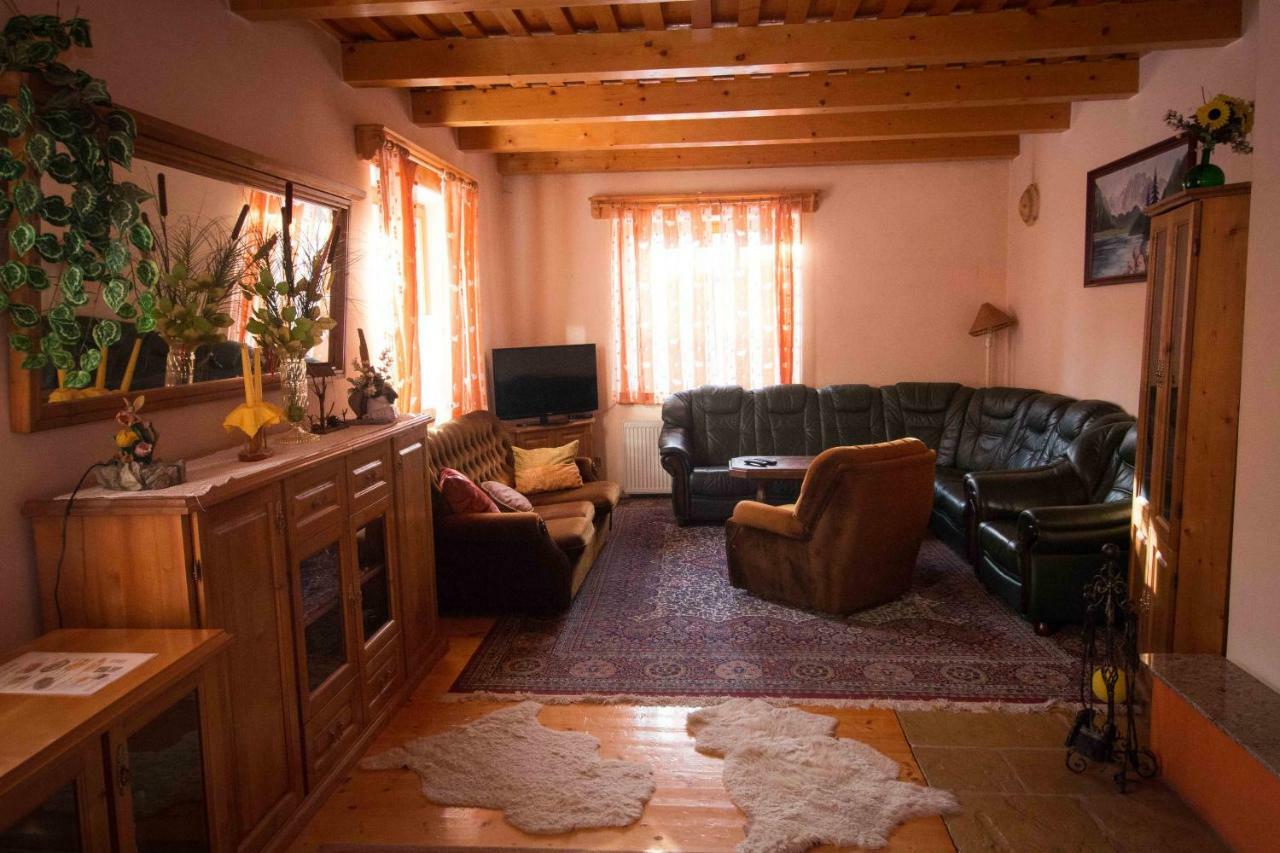 Penzion Hacienda Ліптовска Осада Екстер'єр фото